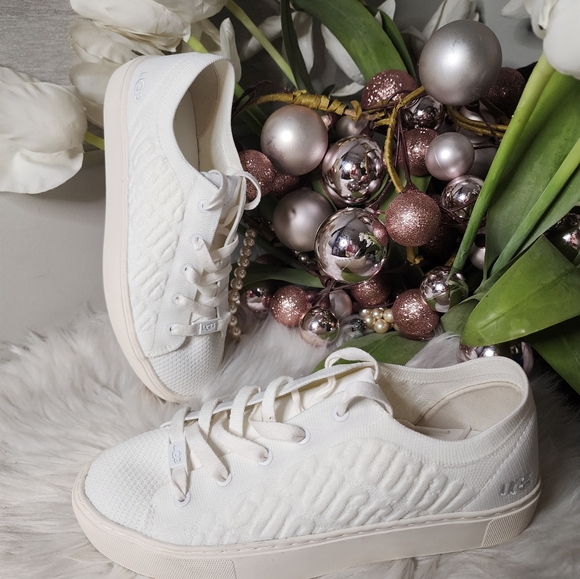 Ugg Dinale Graphic Knit TrainerWomens shoes size9 new - Picture 3 of 8